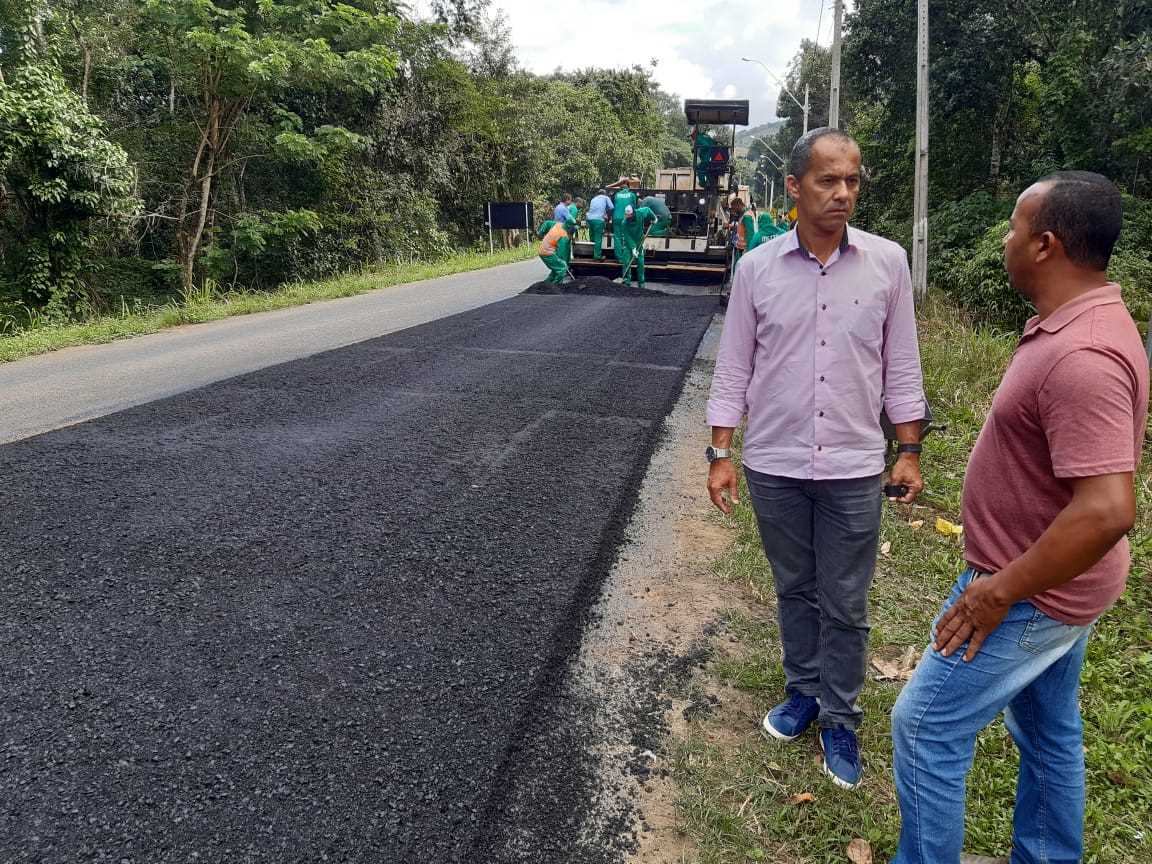 Camacã: As máquinas mais pesadas chegaram no trevo e o recapeamento asfáltico segue em ritmo acelerado